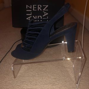 Navy vanity platform heel
